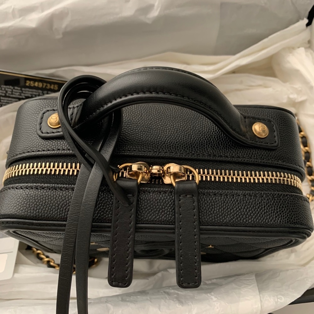 Chanel CC Filigree Vanity Small Black - Picture 8 of 17